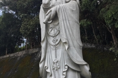 statue2