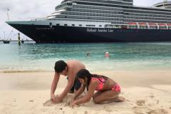 seb_lexi_beach