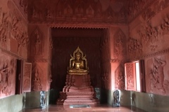 Racha Thammaram Temple alter